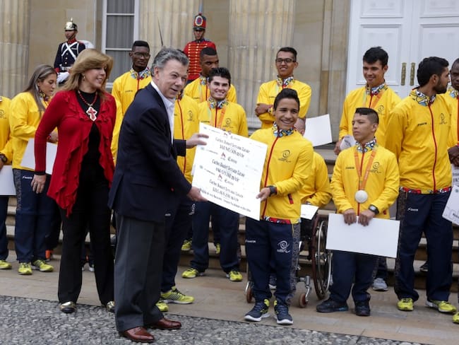 [Fotos] Presidente Santos entrega incentivos a atletas paralímpicos