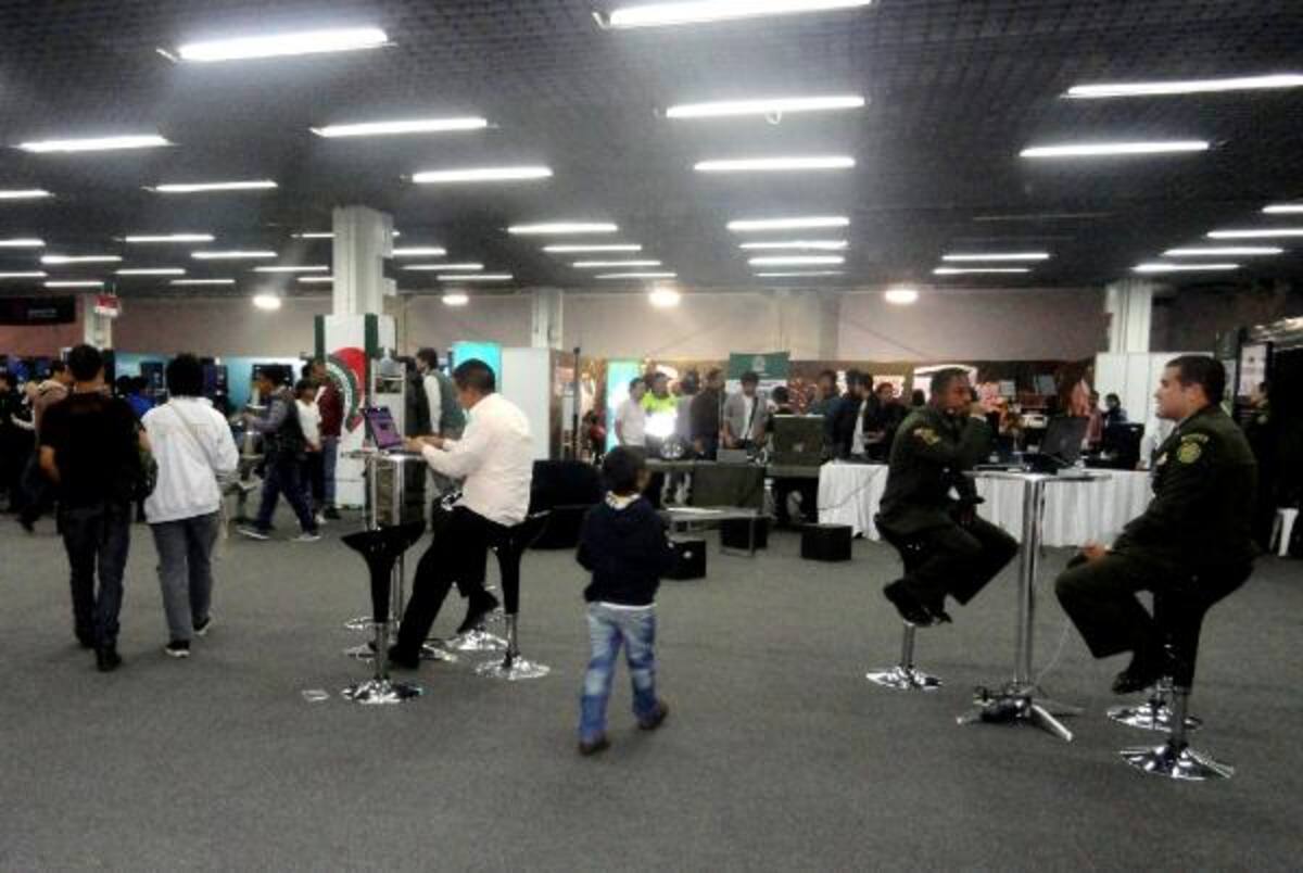 La Zona Expo es el pabellón destinado para que el público evidencia productos y nuevas tecnologías de los campuseros.