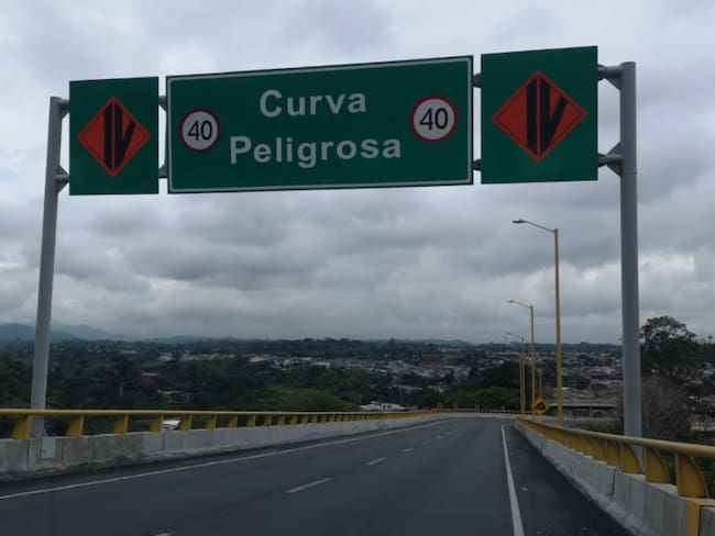 Puente Helicoidal en Calarcá, necesita reductores de velocidad ante accidentalidad