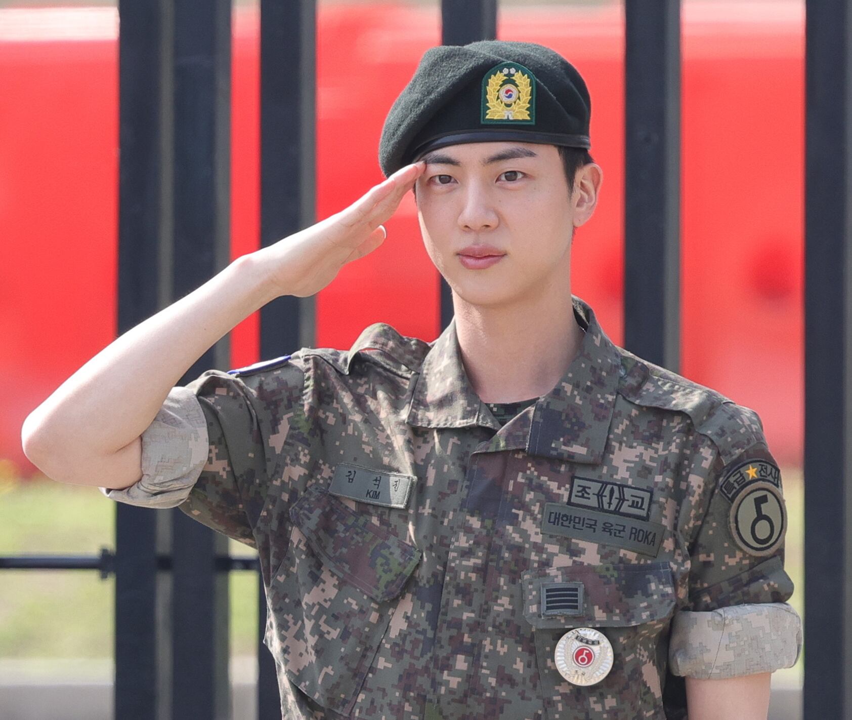 Yeoncheon (Korea, Republic Of), 12/06/2024.- BTS member Jin salutes at the Army's 5th Infantry Division after completing his 18 months of mandatory military service in Yeoncheon, 61 kilometers north of Seoul, South Korea, 12 June 2024. (Corea del Sur, Seúl) EFE/EPA/YONHAP SOUTH KOREA OUT