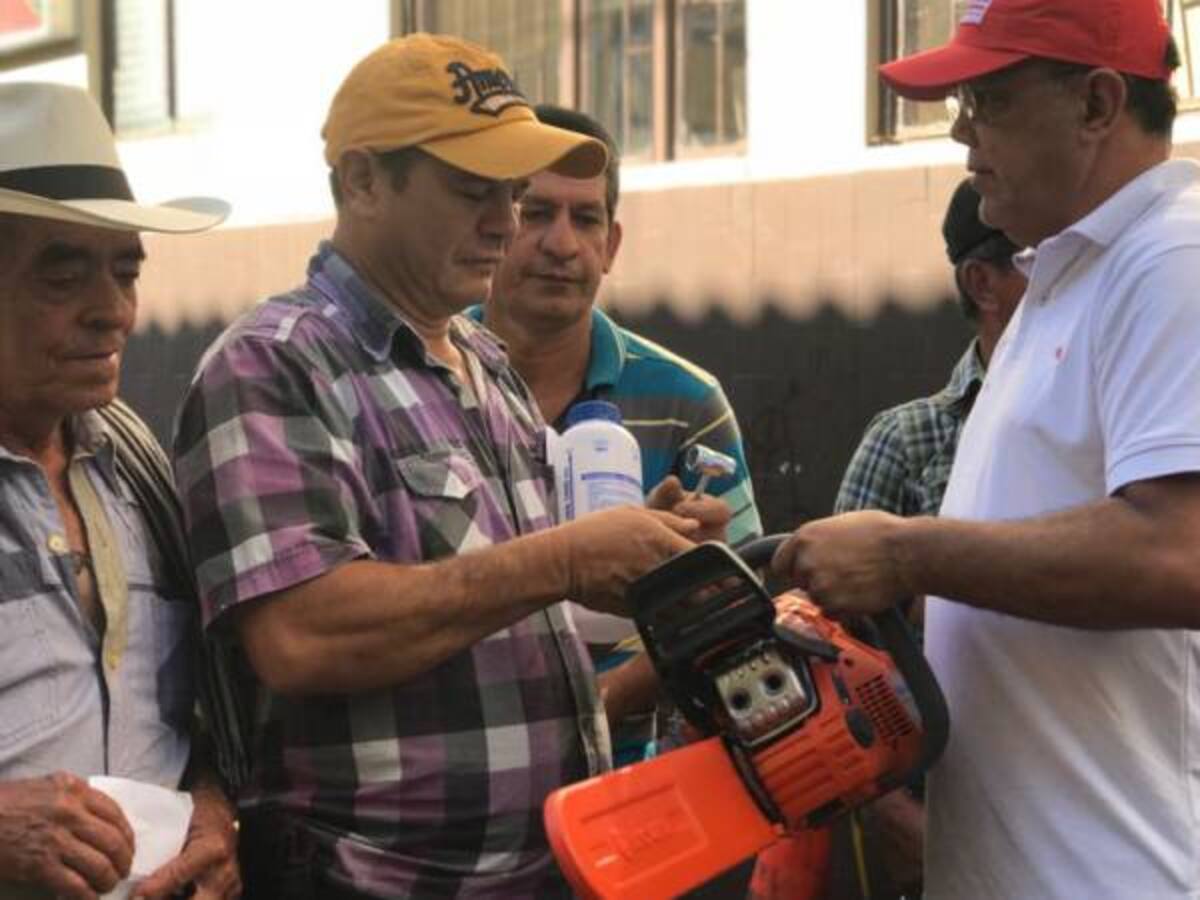 Víctimas en Caldas reciben apoyo para mejorar la producción