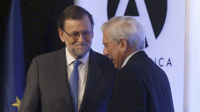 Mario Vargas LLosa, escritor peruano. Mariano Rajoy, presidente de España.. Foto: Agencia EFE.