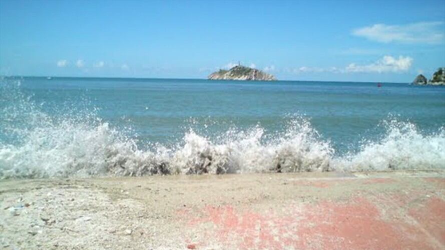 El viento alcanza los 25 nudos y la altura del oleaje se encuentra entre 2.5 y 3.0 metros. Foto: Lizbeth Rodríguez (W Radio)