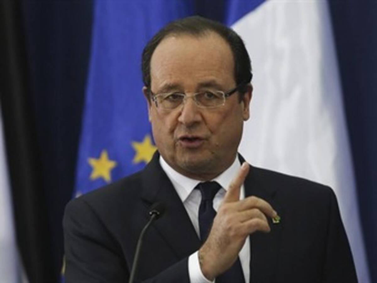 Hollande pide cese de asentamientos, que "complican" la negociación