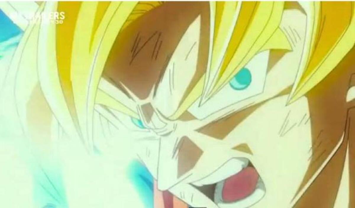 Goku se transforma en un Dios Super Saiyajin