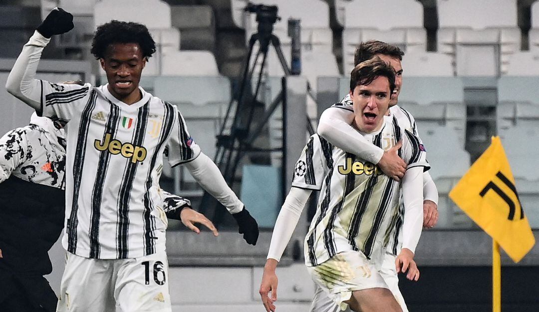 Juan Cuadrado asistió a Federico Chiesa en el partido ante Porto en Champions League.