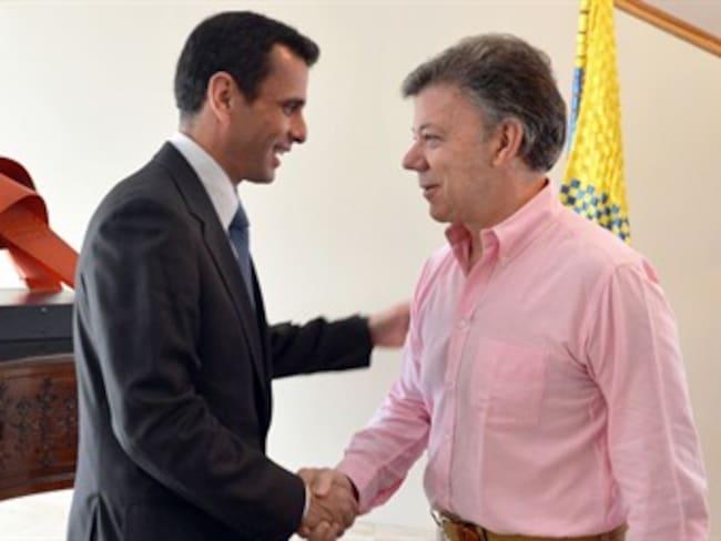 Santos y Capriles hablaron de paz y relaciones bilaterales