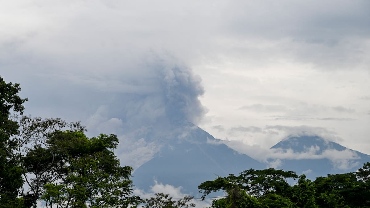 Guatemala: declaran alerta naranja por aumento en actividad del volcán de Fuego