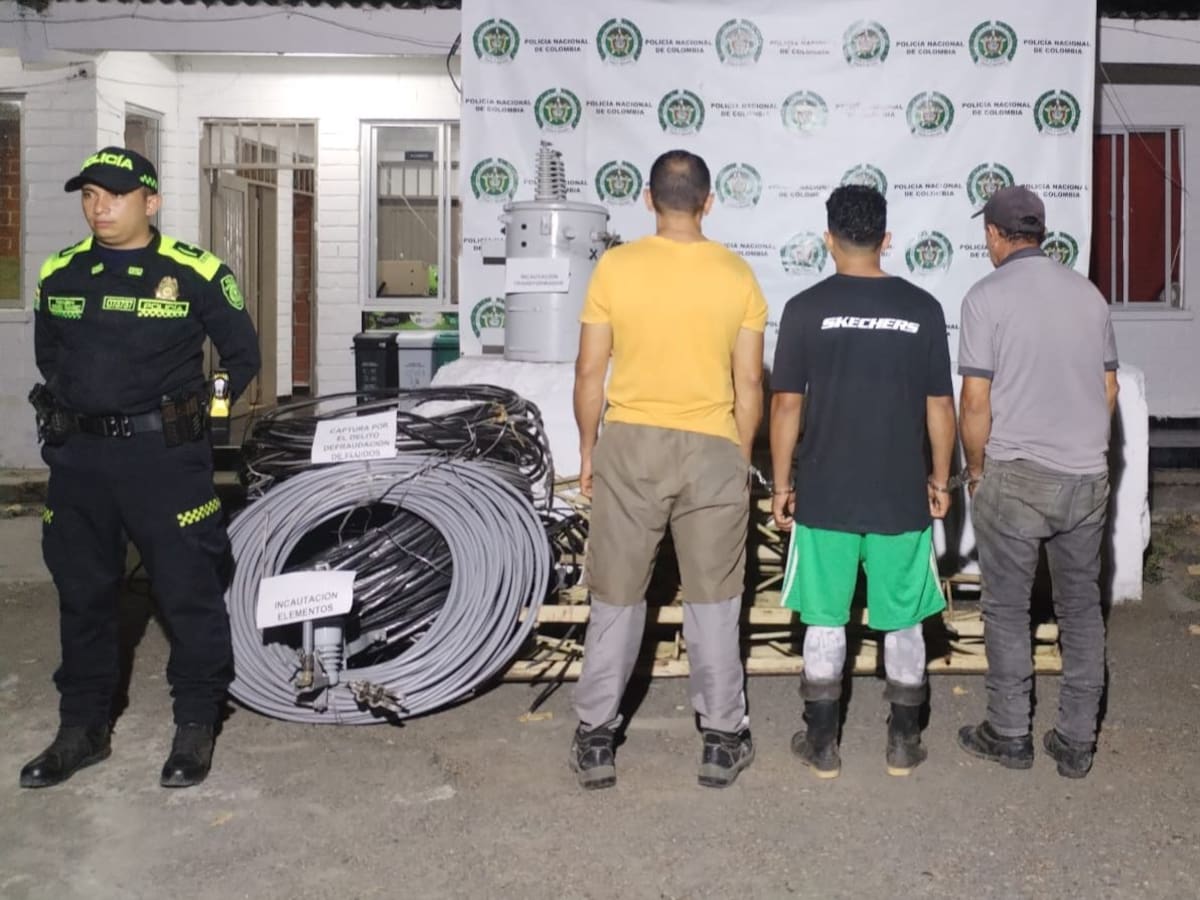 Tres hombres fueron capturados por robar energía para actividades de minería ilegal.