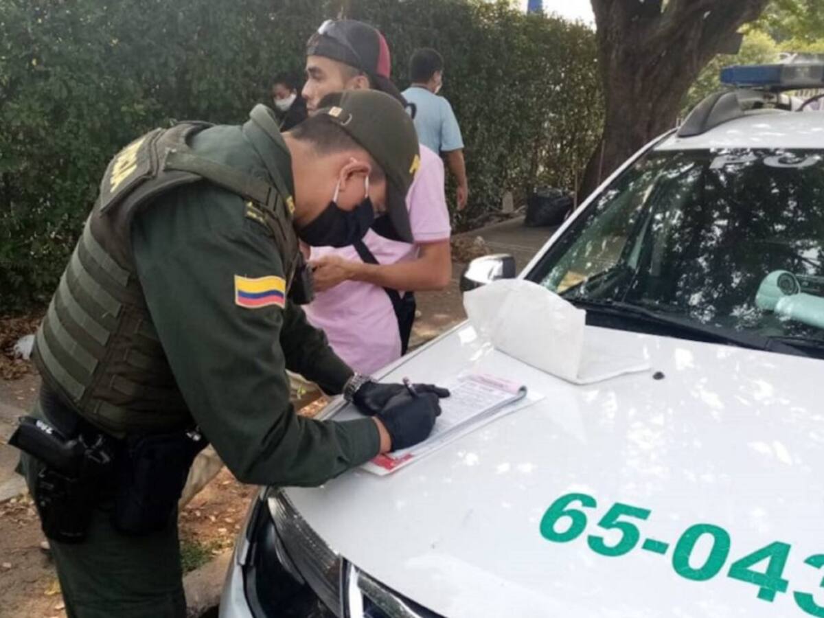 Más de mil comparendos por desobediencia al toque de queda