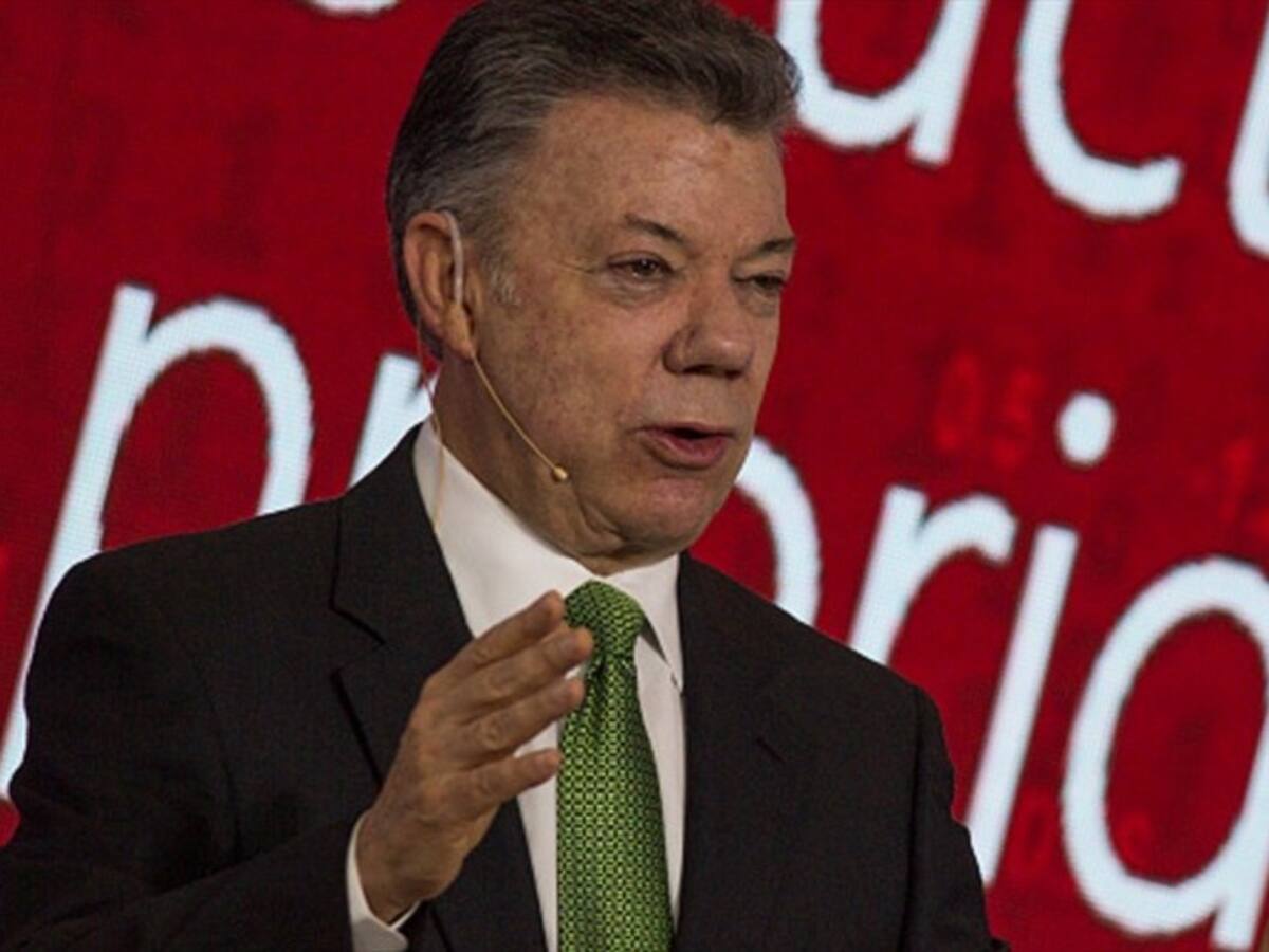 ¿Qué pasaría si tienes que compartir tu tiempo entre la cárcel y el Congreso?: Santos