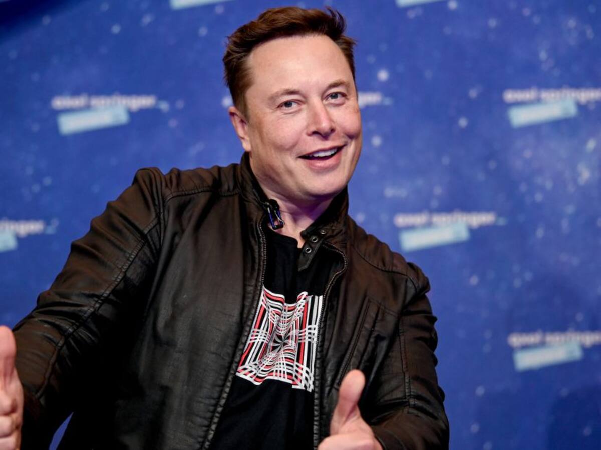Elon Musk dice que comprará Coca Cola "para que vuelva a tener cocaína"