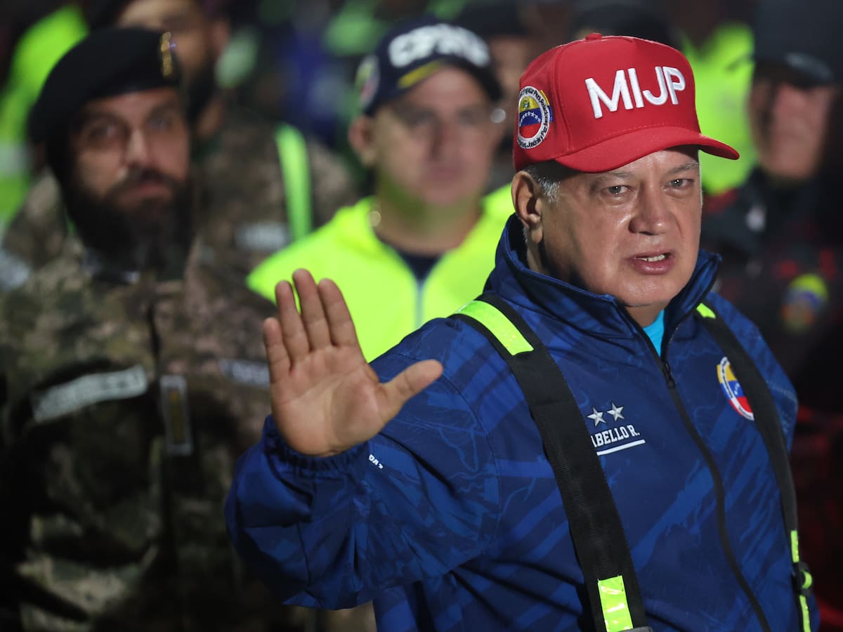 Diosdado Cabello denunció a “coyotes” que ofrecen cupos de avión para deportados
