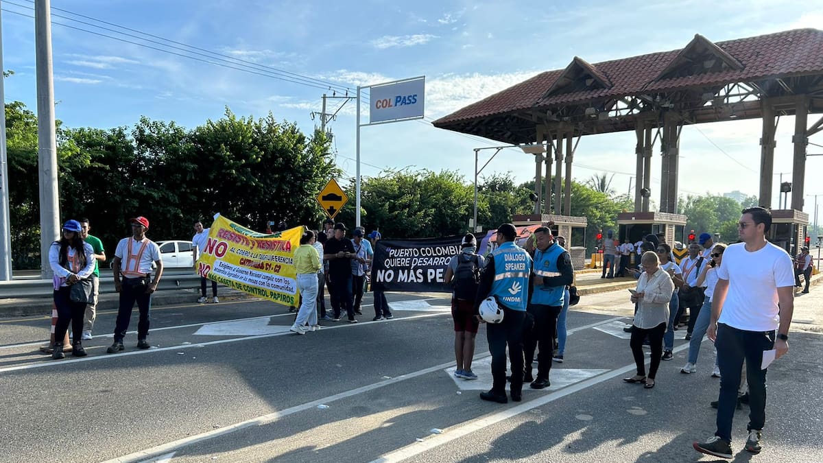 Gobierno reitera importancia de los peajes y condena vandalismo en las vías