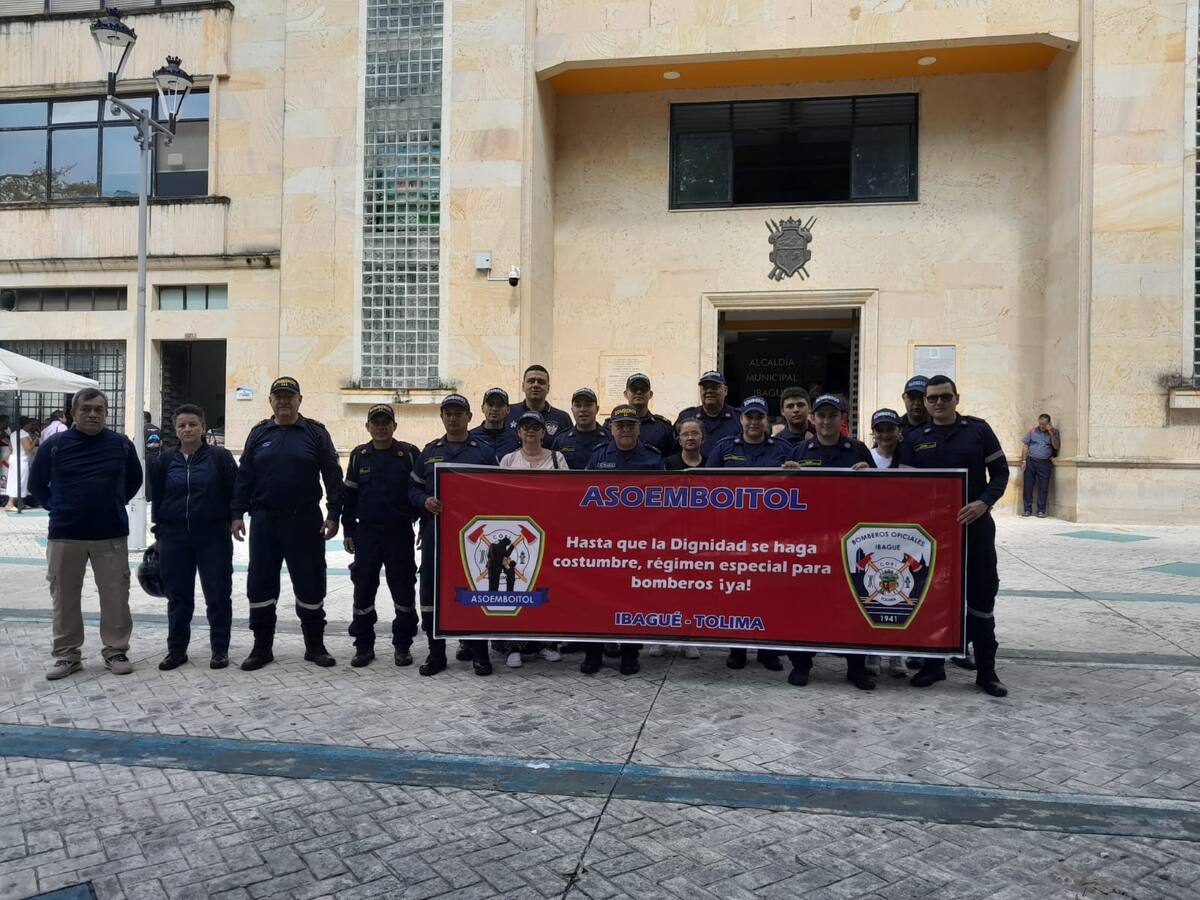 Bomberos de Ibagué se sumaron a plantón nacional por concurso de la CNSC