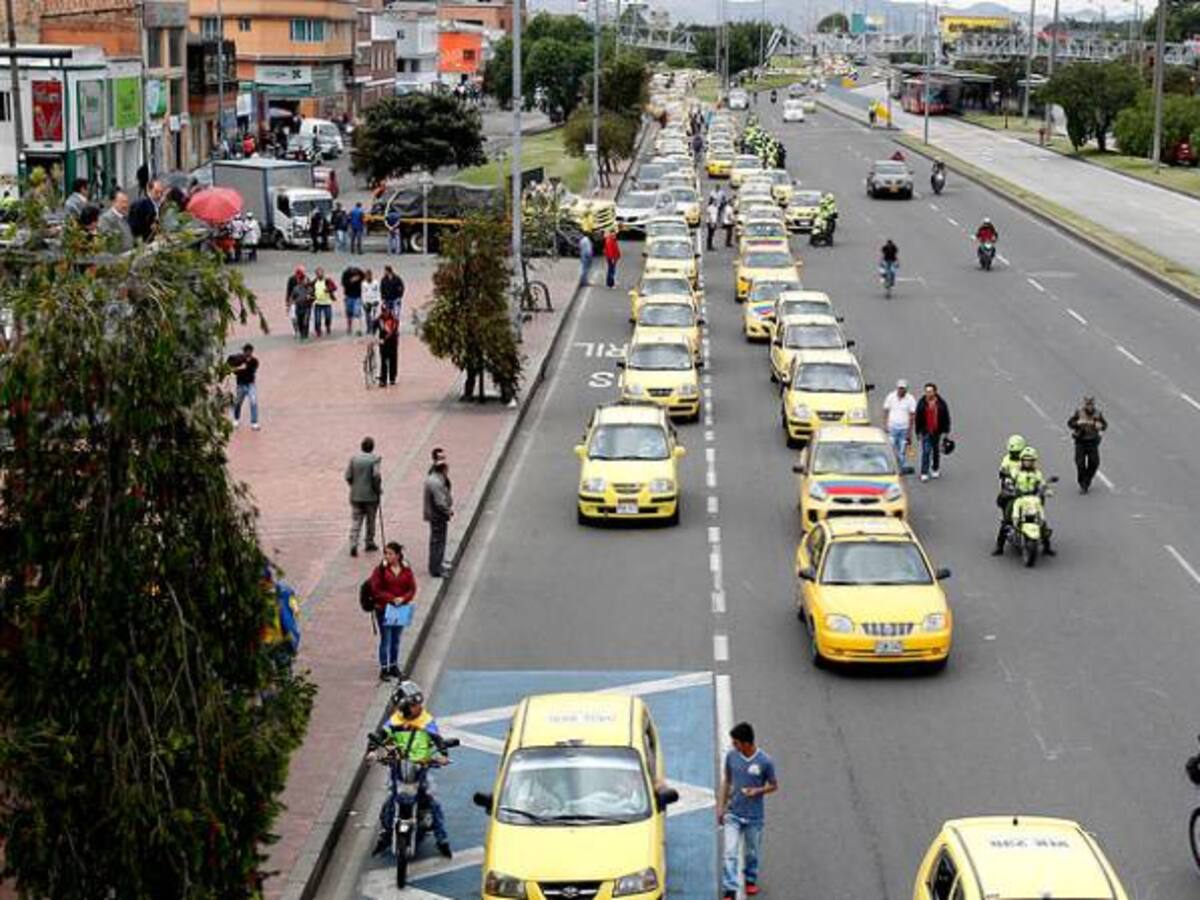 “Ahora no sabemos si el servicio con aplicaciones es ilegal”: taxistas