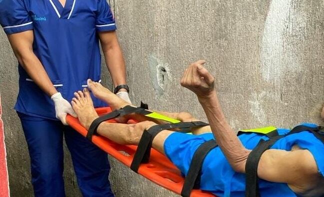 Adulto mayor abandonado en el sur de Montería.