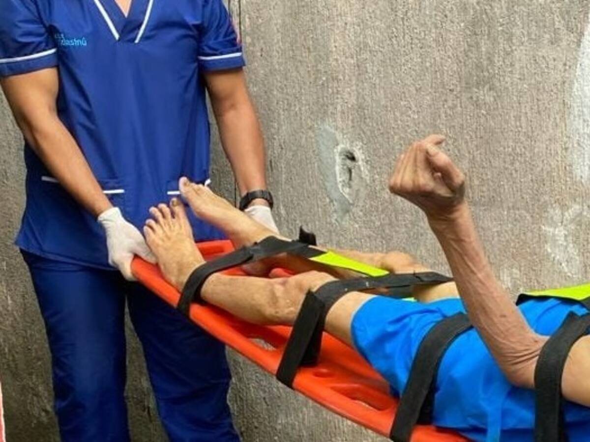 Autoridades rescataron en Montería a un adulto mayor que estaba en una jaula con candado