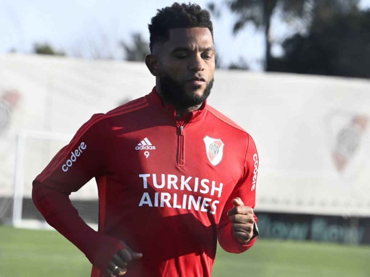 Representante de Borja dio detalles de las negociaciones con River Plate