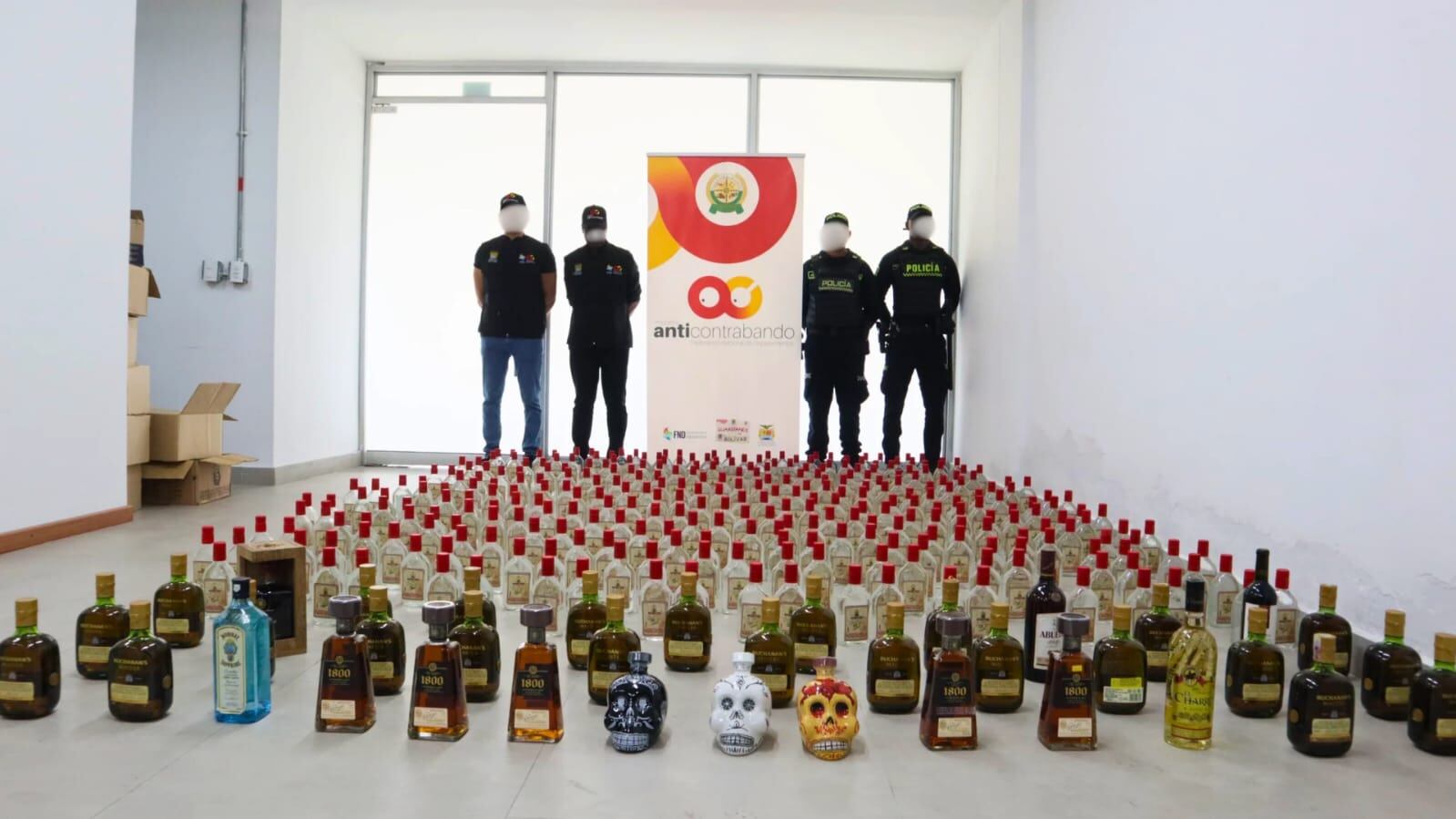 Licor incautado. // Gobernación de Bolívar