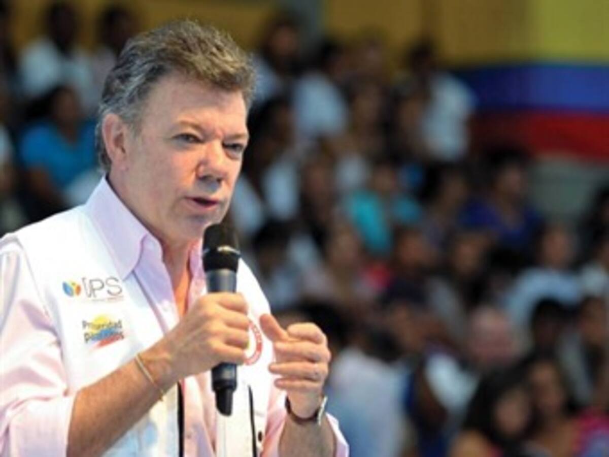 Imagen del presidente Santos sigue débil: presidente Invamer Gallup