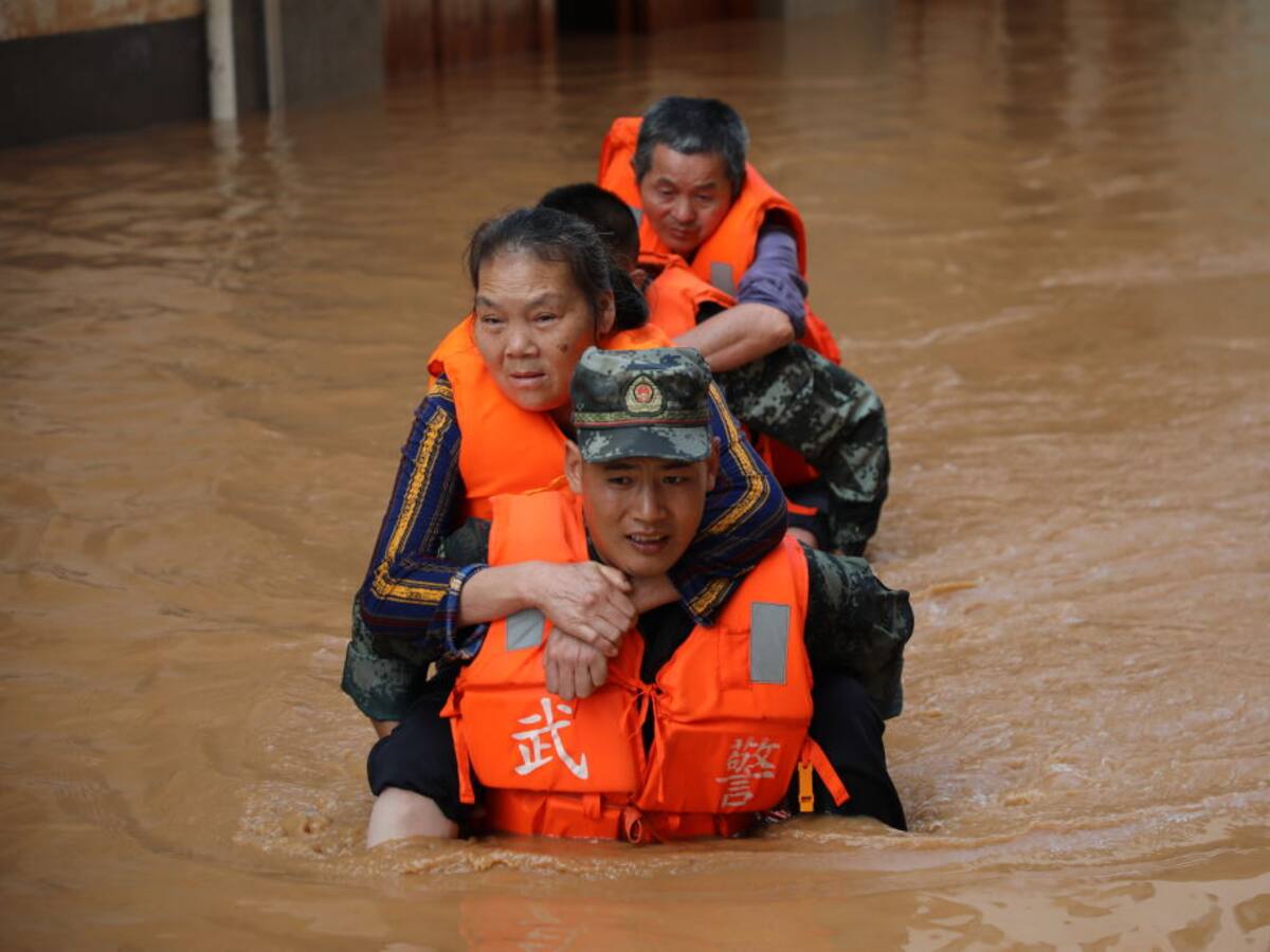 Inundaciones en China dejan 10 muertos y más de 800 mil personas afectadas