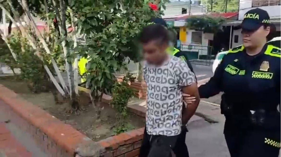 Capturan en flagrancia a alias ‘Cucaracho’, delincuente con más de 13 antecedentes judiciales.