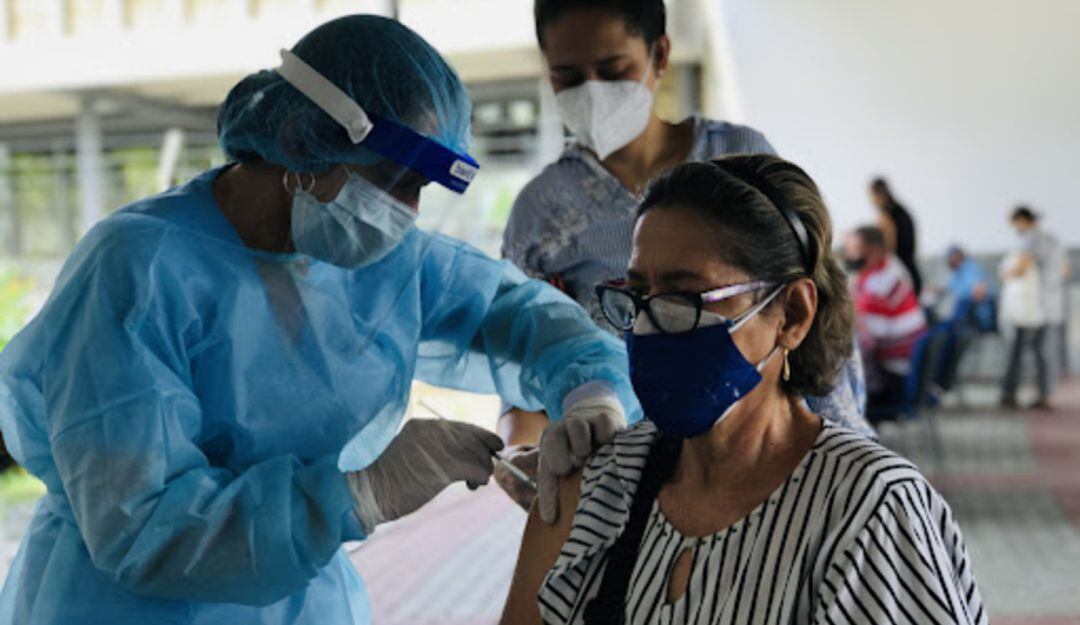 Vacunación en Expofuturo.