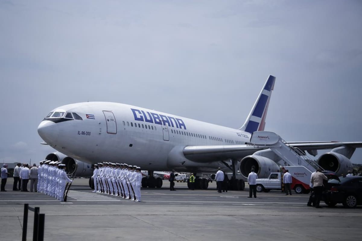 El Presidente de Cuba, Raúl Castro  aterrizó las 11:10 de la mañana en el aeropuerto internacional, Rafael Núñez, de Cartagena.