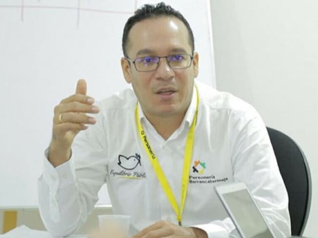 Sancionan a exfuncionario que jubiló 14 personas sin llenar requisitos