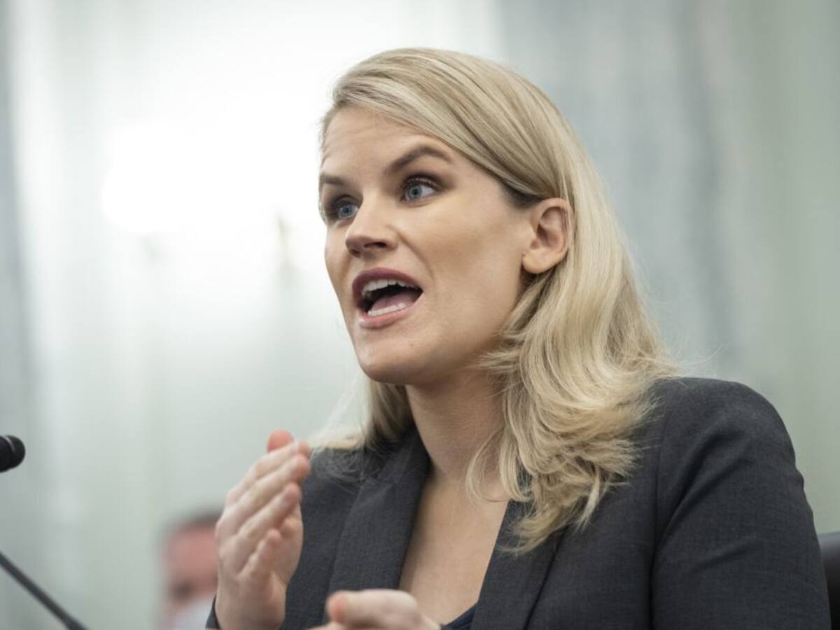 Facebook afecta niños, aviva división y debilita la democracia: exempleada