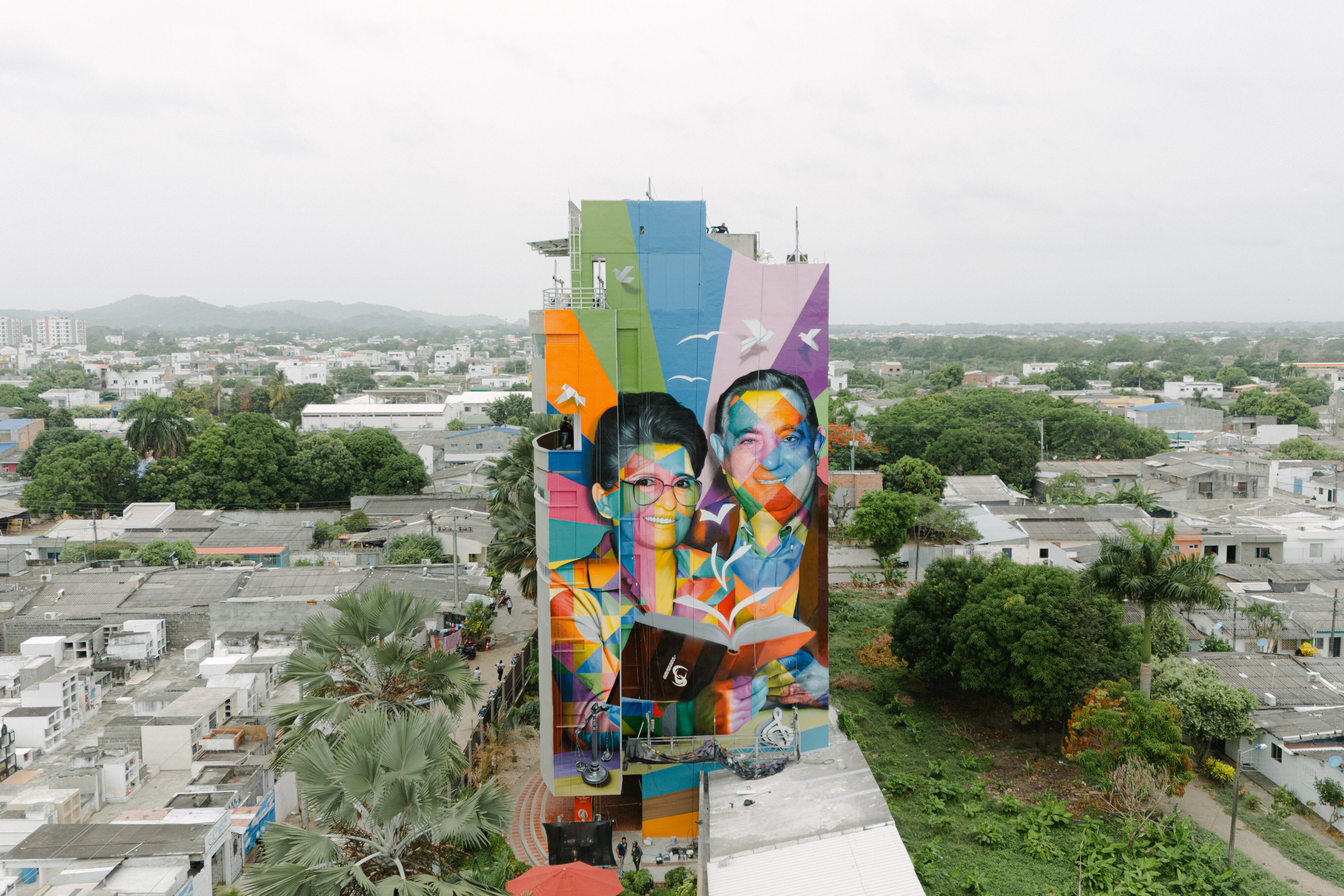 Primera obra de Kobra en Colombia.