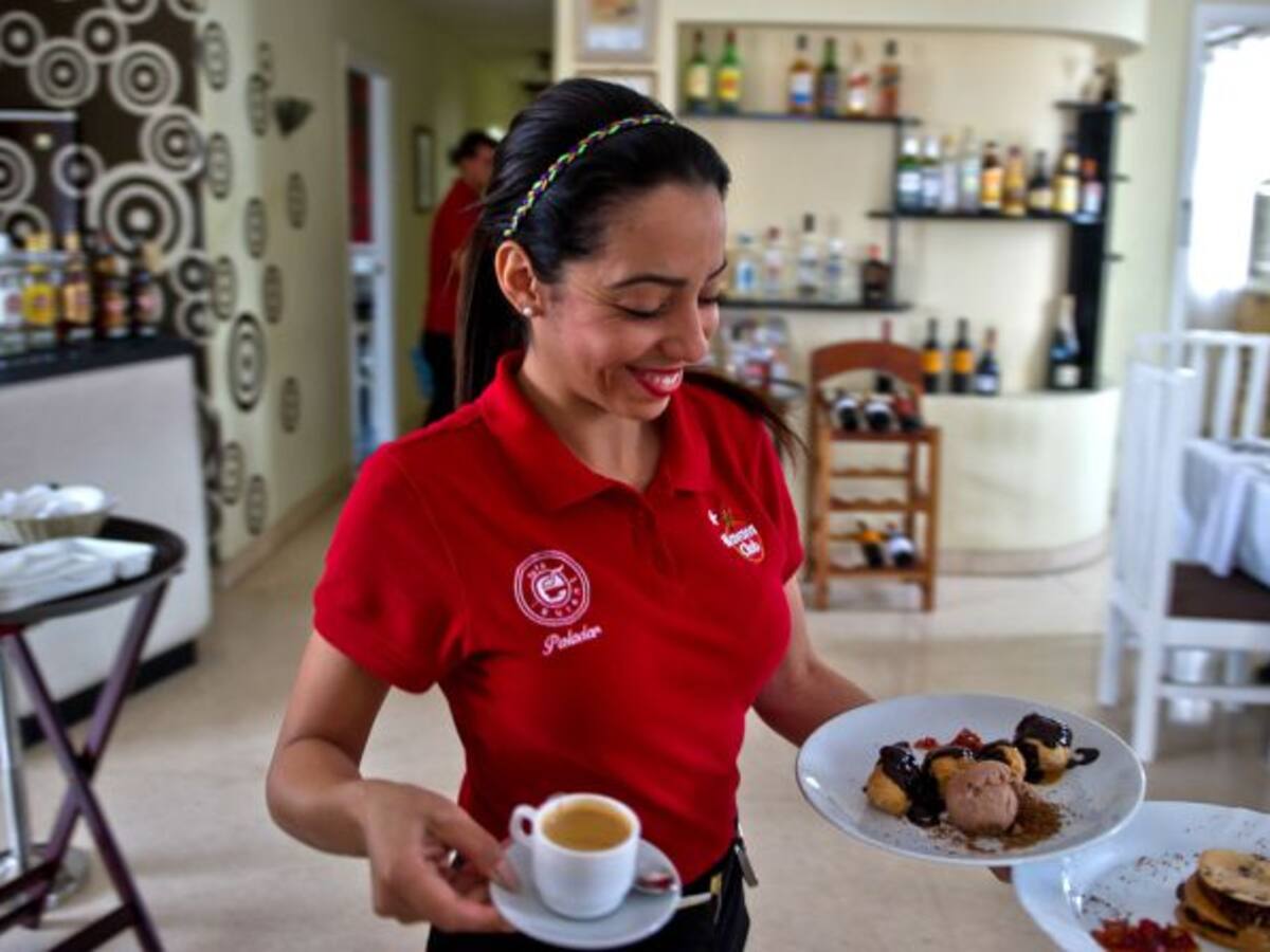 Youtuber le dejó tremenda 'sorpresita' a una mesera