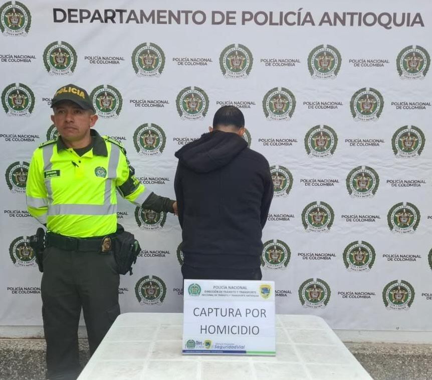 El conductor ebrio fue capturado por el delito de homicidio. Foto: Policía Antioquia.