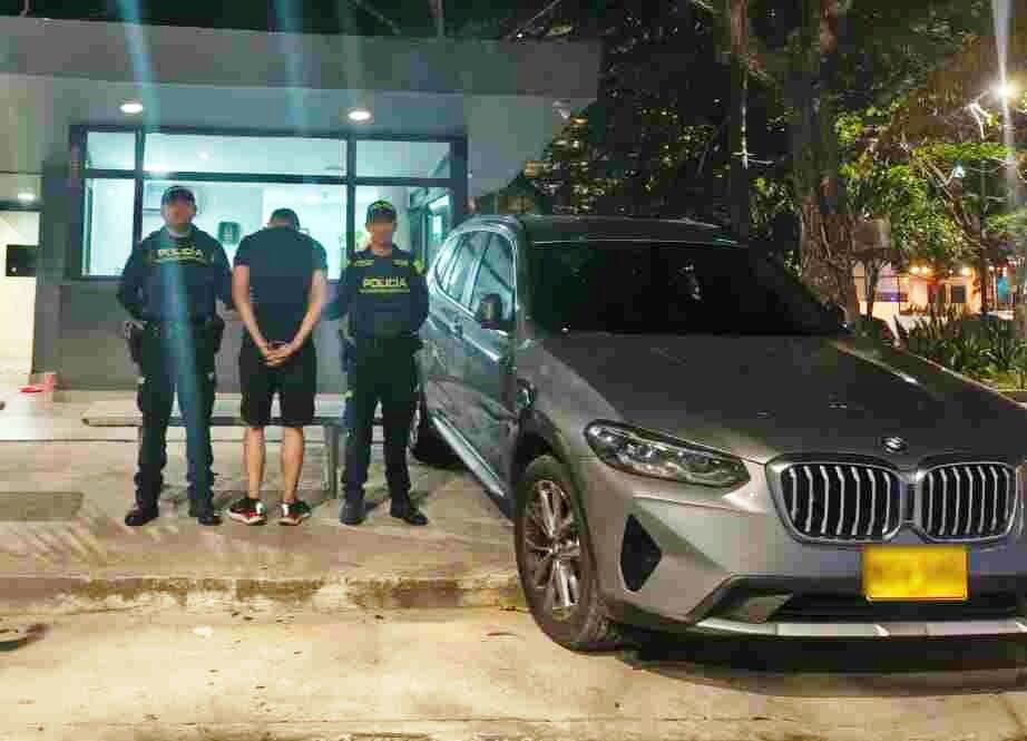 Dos vehículos, tres motocicletas y cuatro capturados en operativos contra el hurto