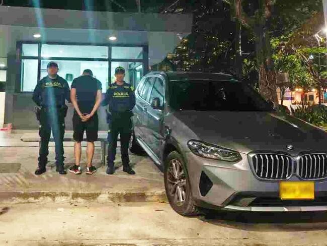 Dos vehículos, tres motocicletas y cuatro capturados en operativos contra el hurto