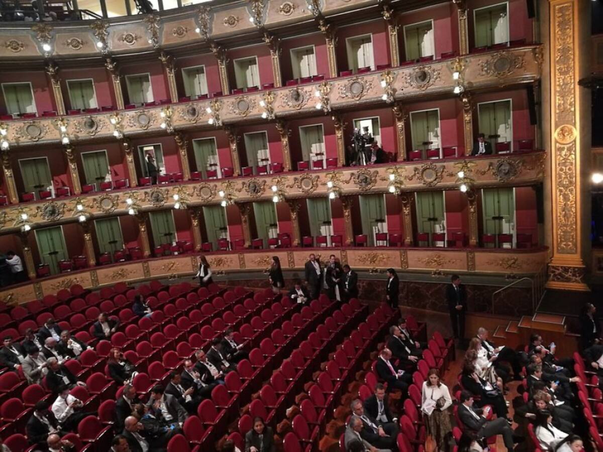 EL delegado de las FARC en el mecanismo de monitoreo del alto el fuego, Luis Alberto Albán, alias "Marcos Calarcá", visitó hoy las instalaciones del teatro para enterarse del protocolo de la actividad.