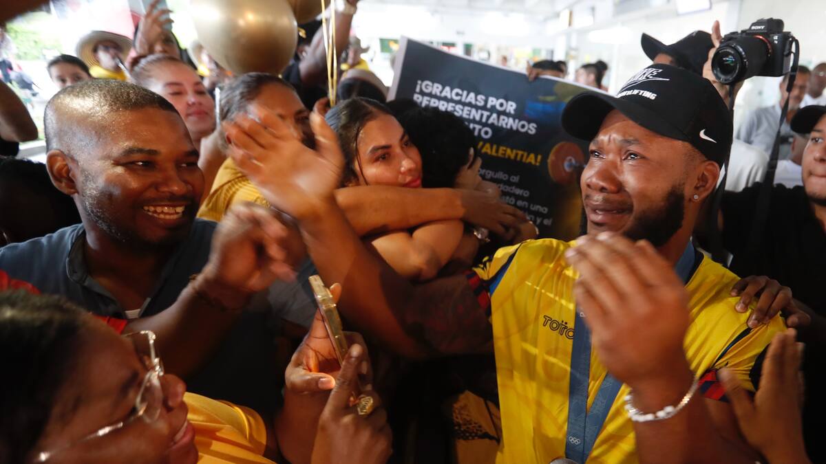 Cali recibe a medallistas olímpicos entre lágrimas, música y caravanas