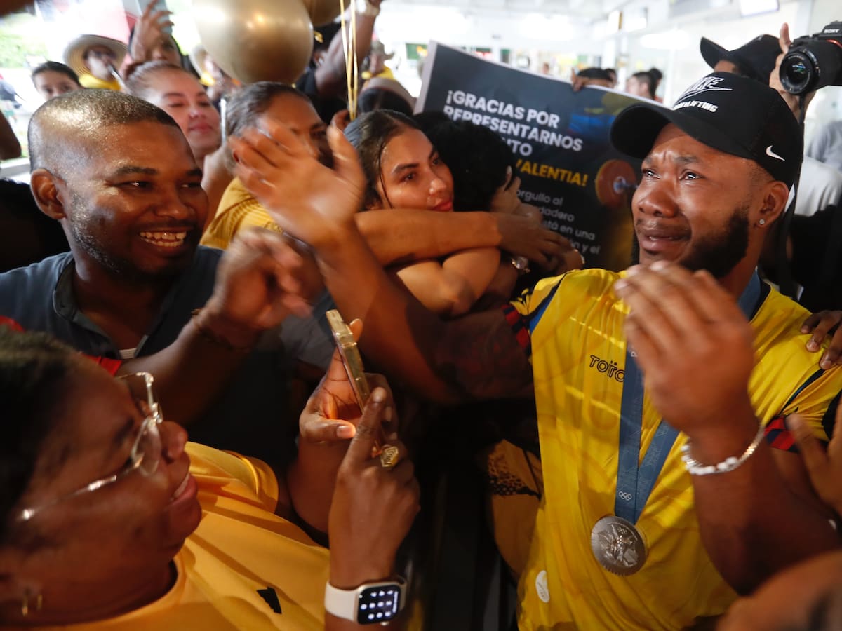 Cali recibe a medallistas olímpicos entre lágrimas, música y caravanas