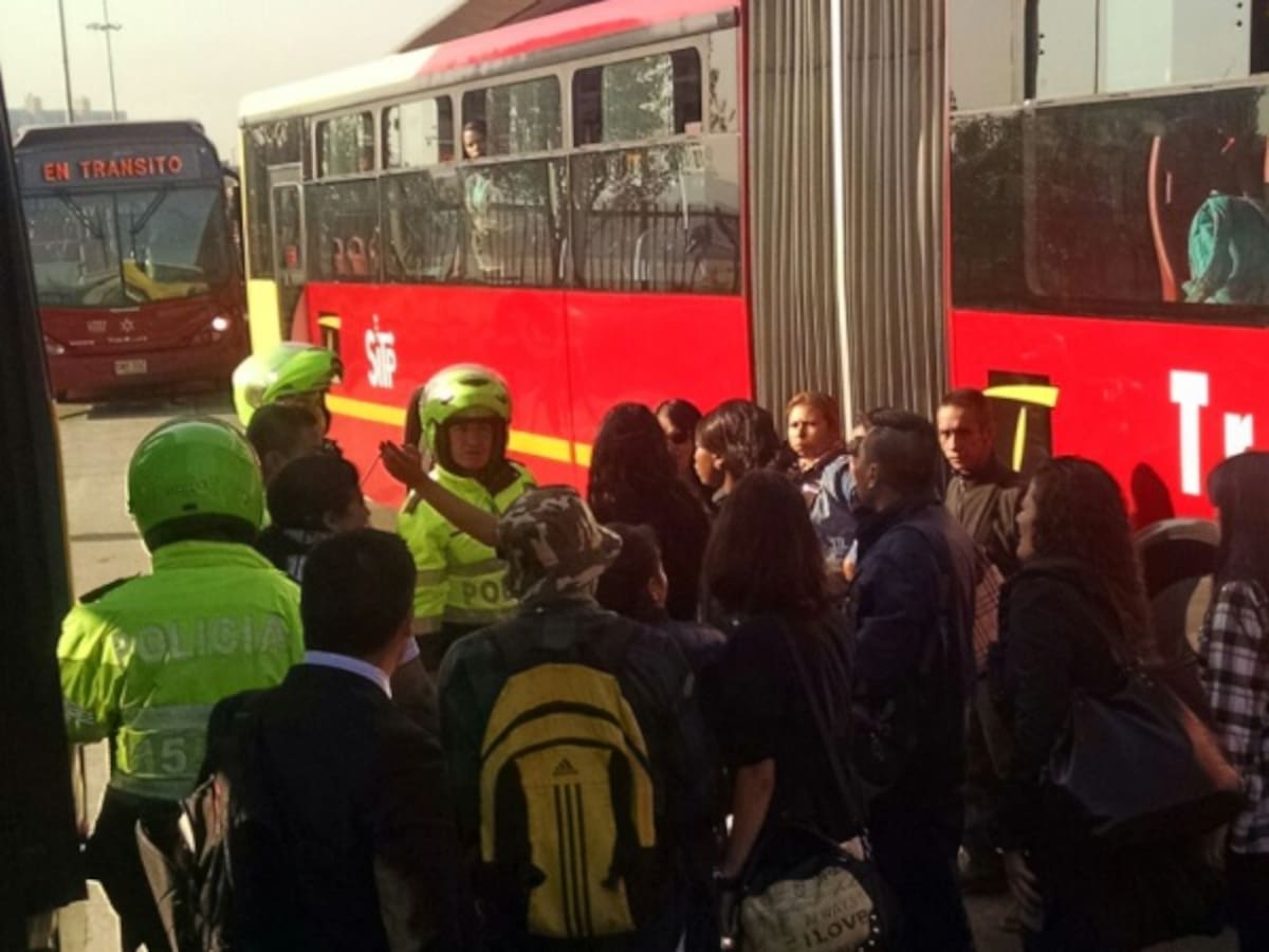 Usuarios de Transmilenio bloquean Portal de Suba