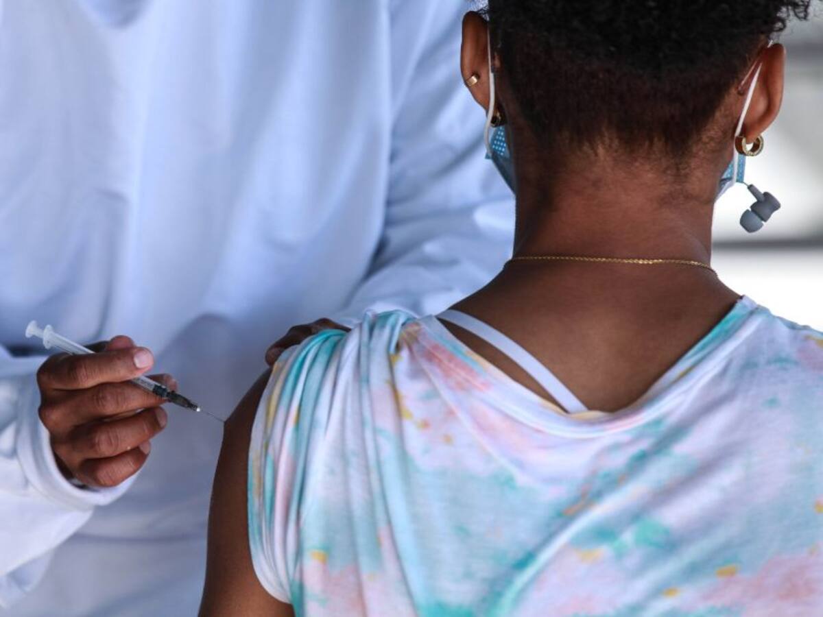 Radican proyecto para que vacuna contra COVID-19 sea obligatoria en el país