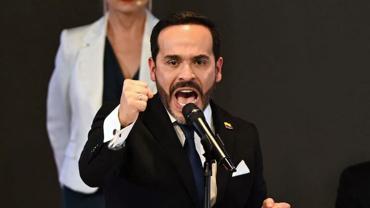 Grupos ilegales disponen un mes para organizar su sometimiento al Estado: Abelardo de la Espriella