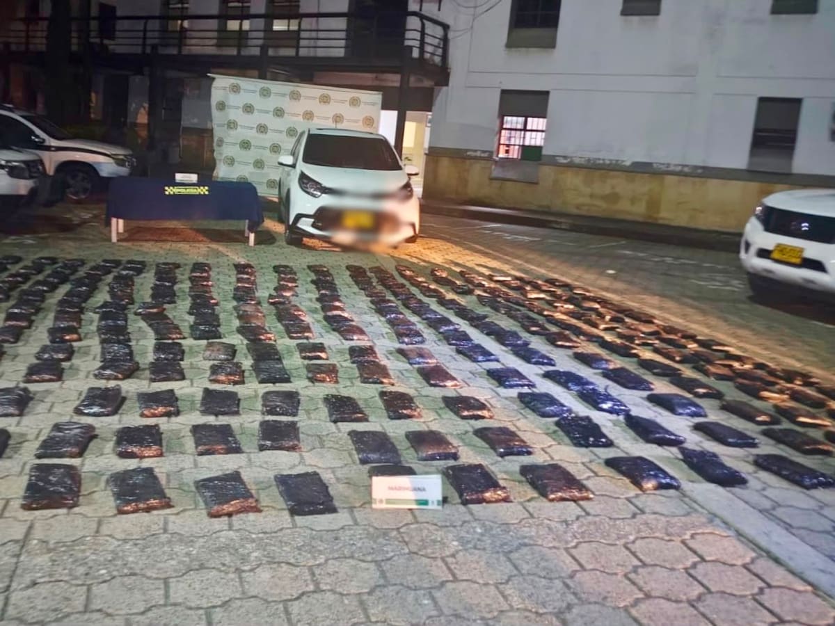 Más de 100 kilos de marihuana fueron incautados en un vehículo en Bello
