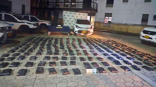 100 kilos de marihuana incautada en Bello. Foto: Policía Meval.