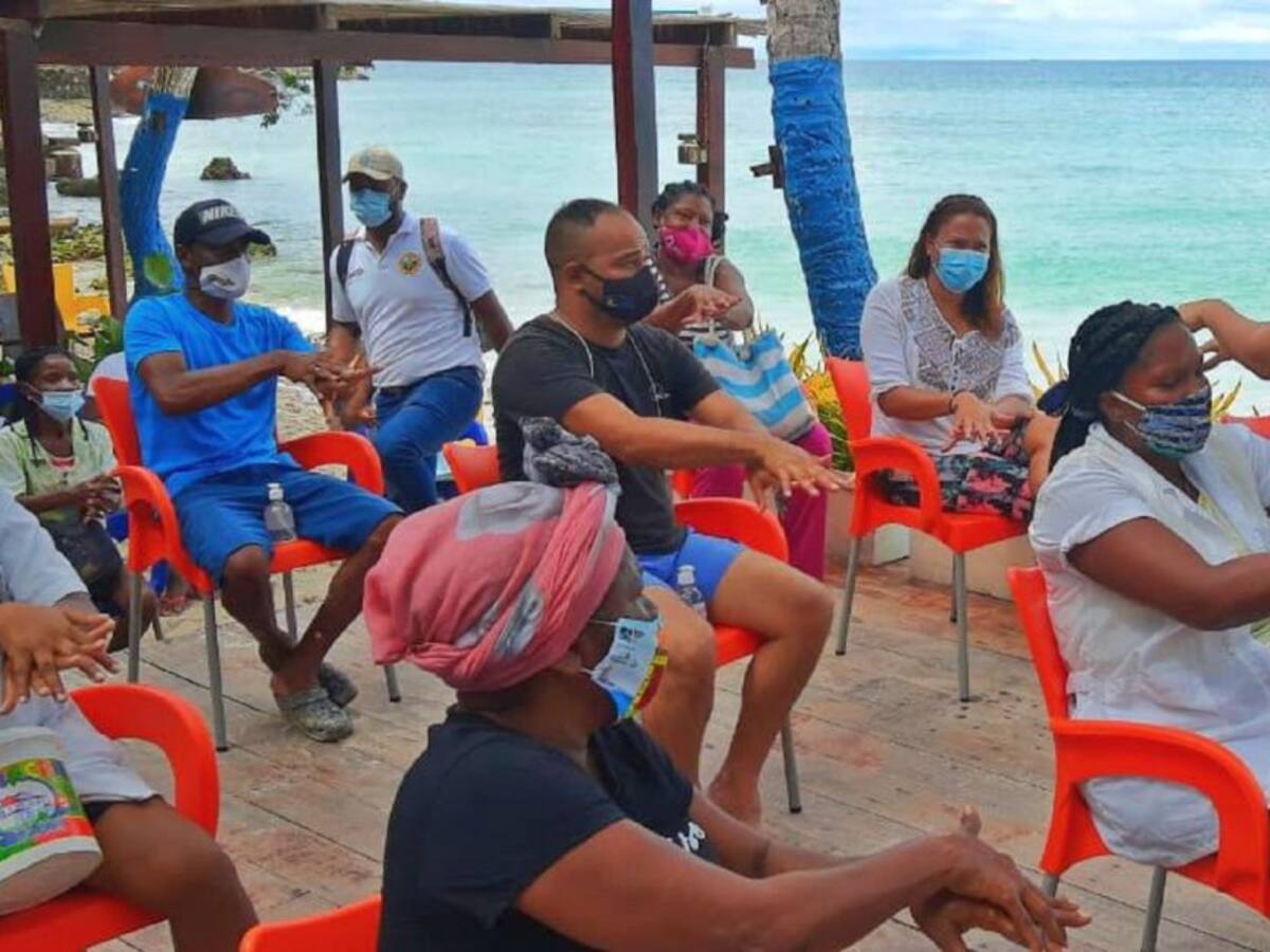 Capacitan a nativos de Playa Blanca en bioseguridad y autocuidado