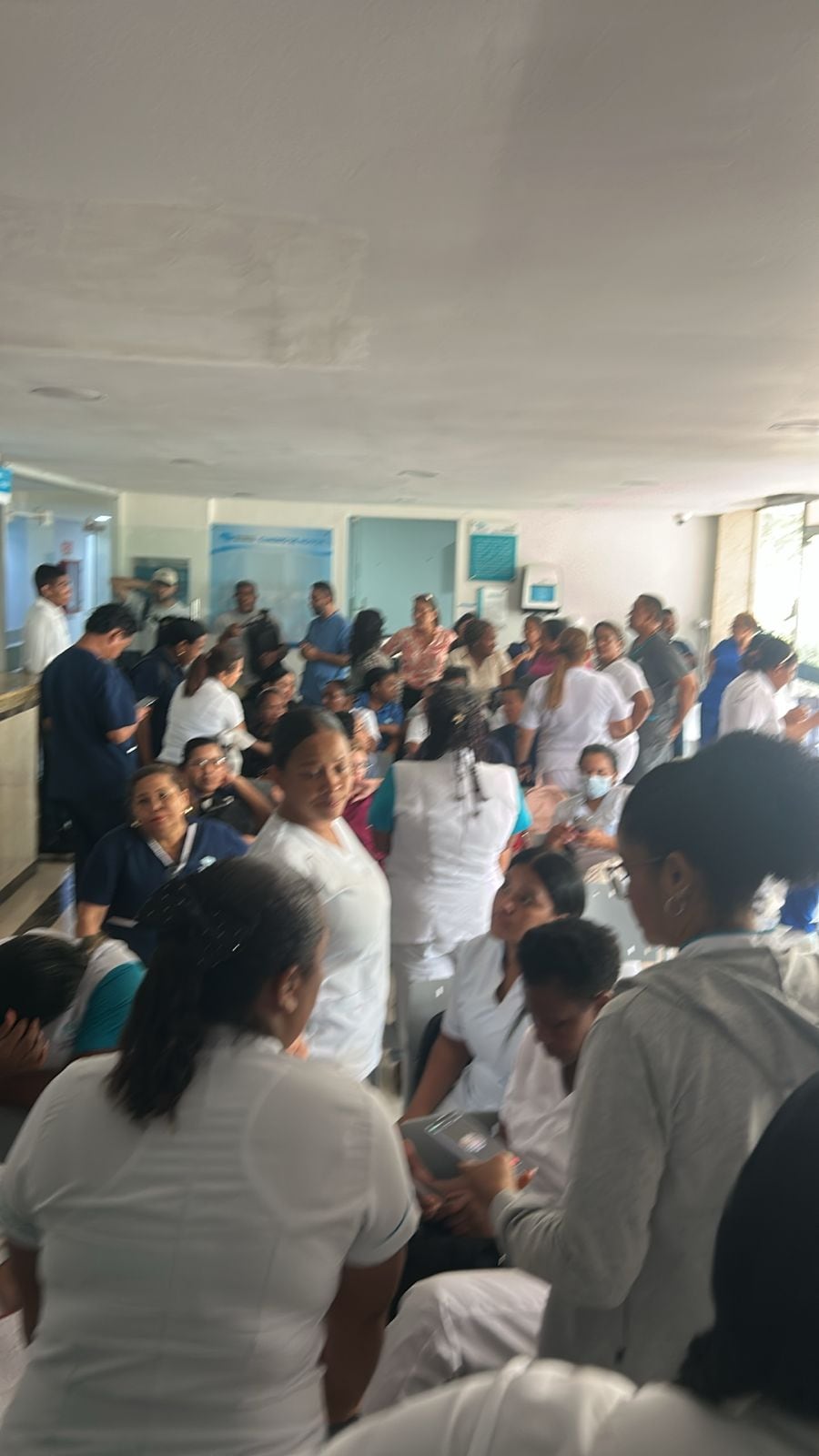 Empleados protestando exigiendo sus derechos. // Cortesía
