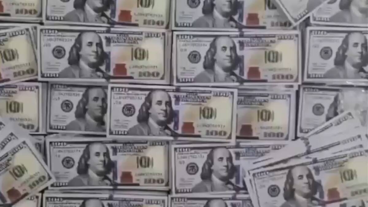 Policía incauta casi un millón de dólares falsos que serían enviados desde Colombia hacia Panamá