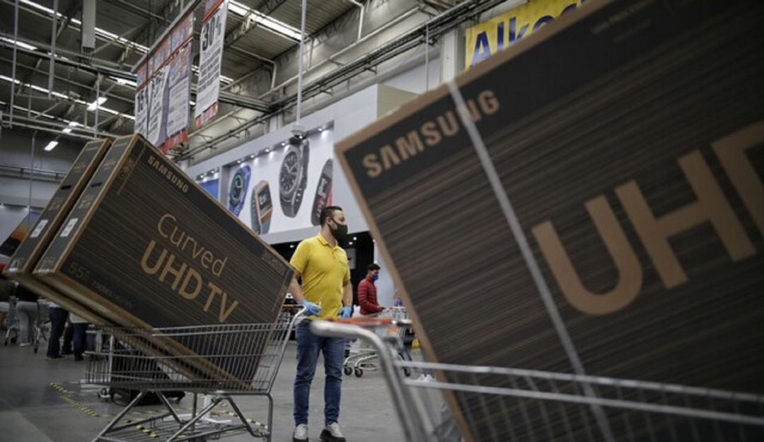 Devolución de productos adquiridos el día sin IVA. 