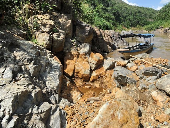 Libre de actividad minera tres ríos del Tolima