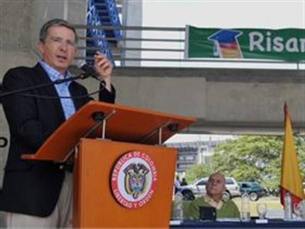 Uribe promueve la convocatoria de educación del SENA para combatir el desempleo
